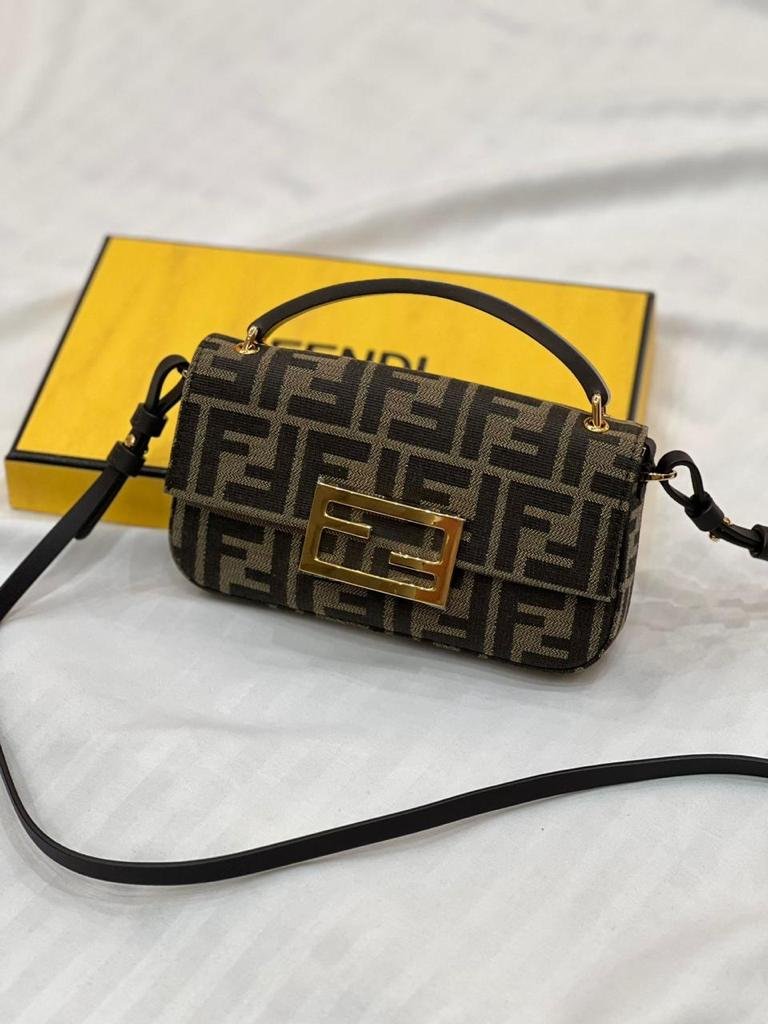 FENDI BAGUETTE MINI SIZE
