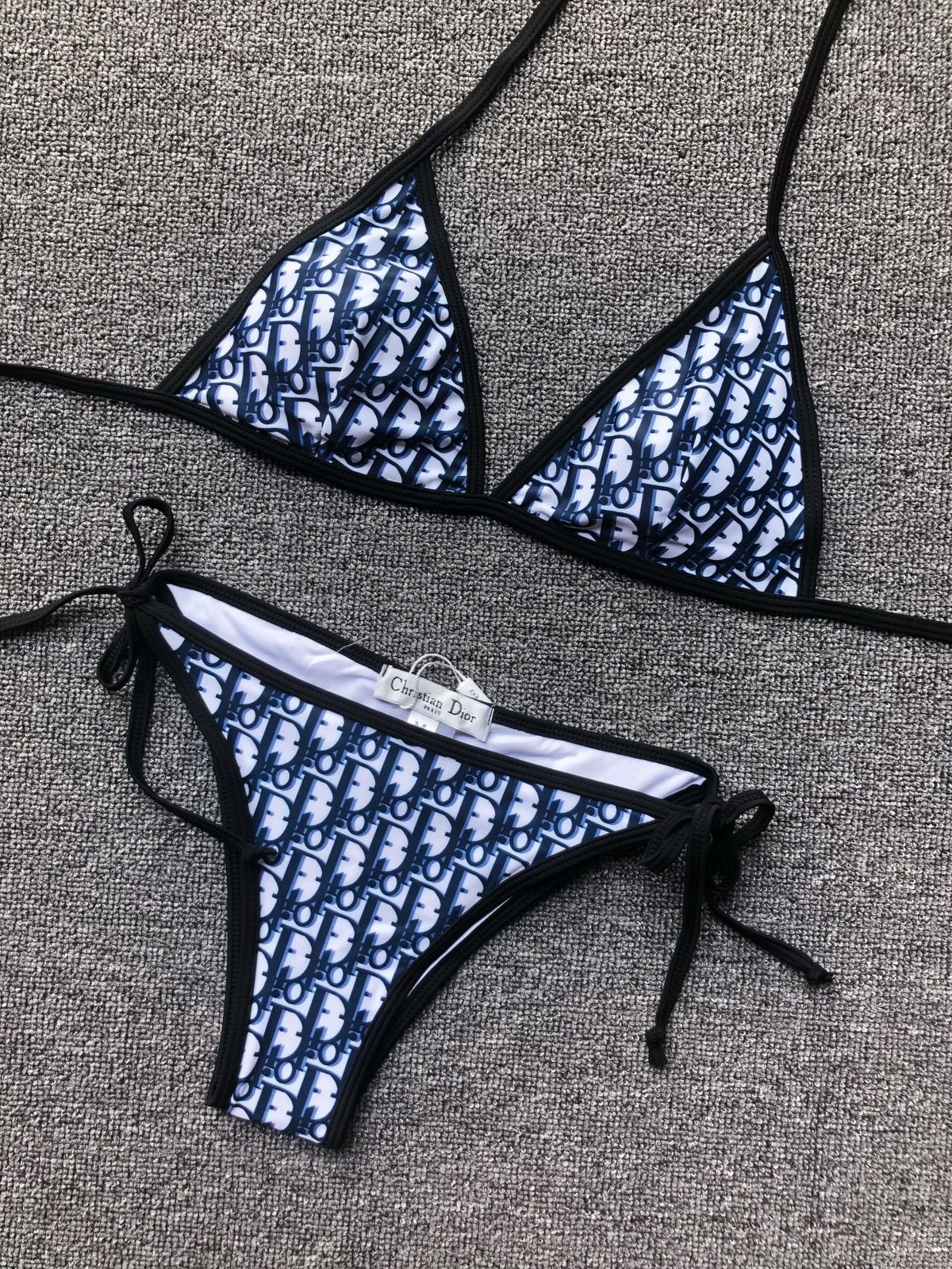 DIOR