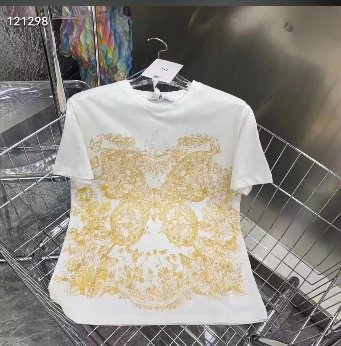 CHRISTIAN DIOR