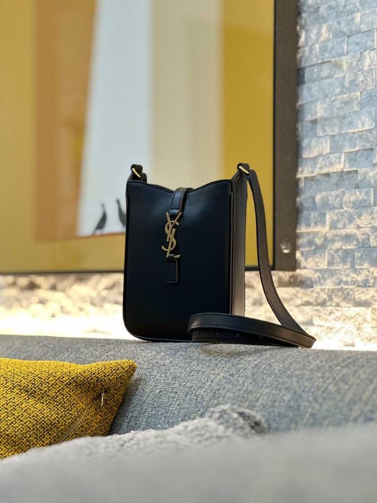 YSL HOBO 13CM