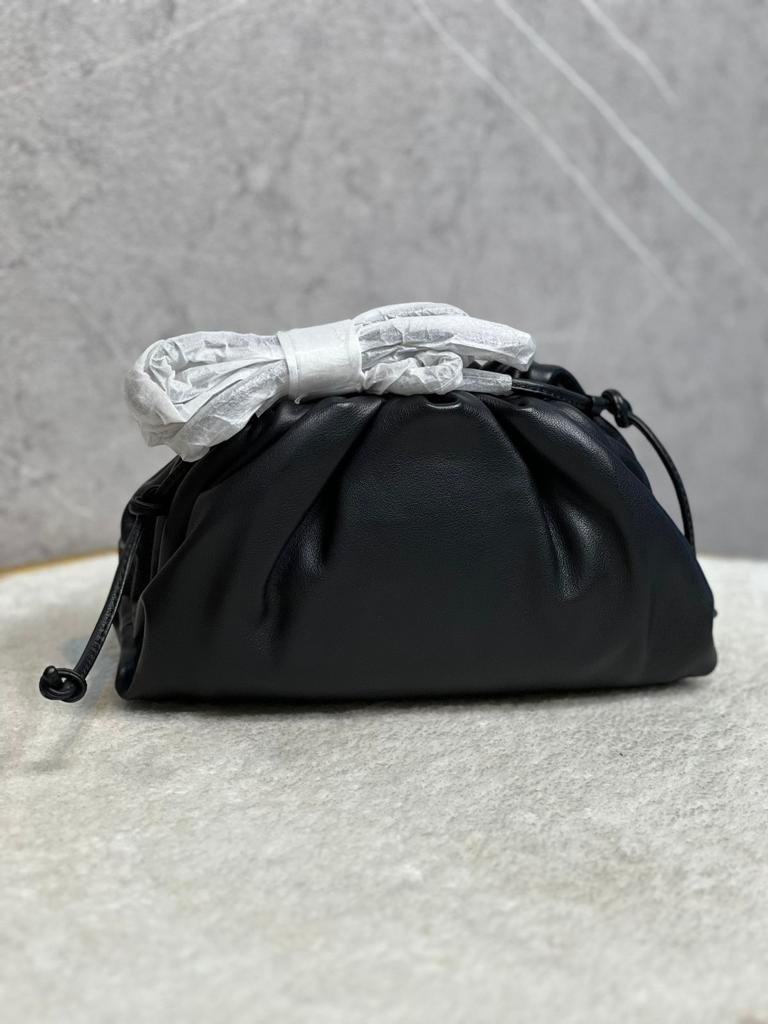 BOTTEGA CLUTCH