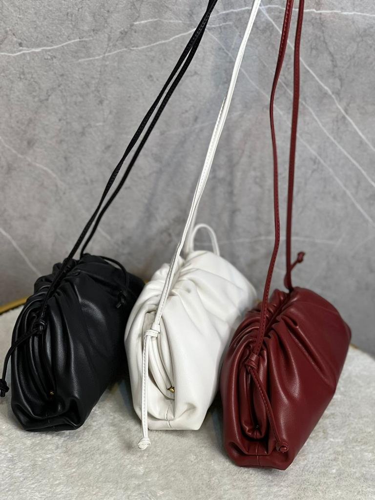 BOTTEGA CLUTCH
