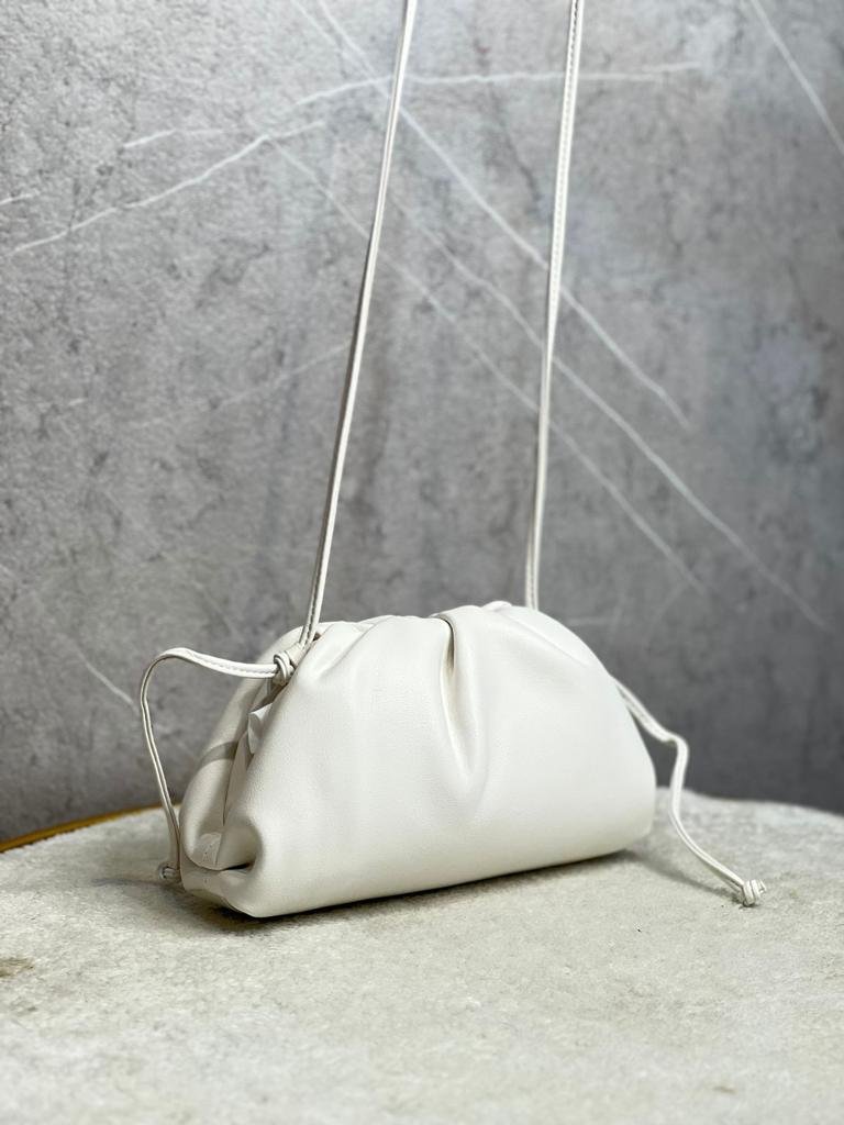 BOTTEGA CLUTCH