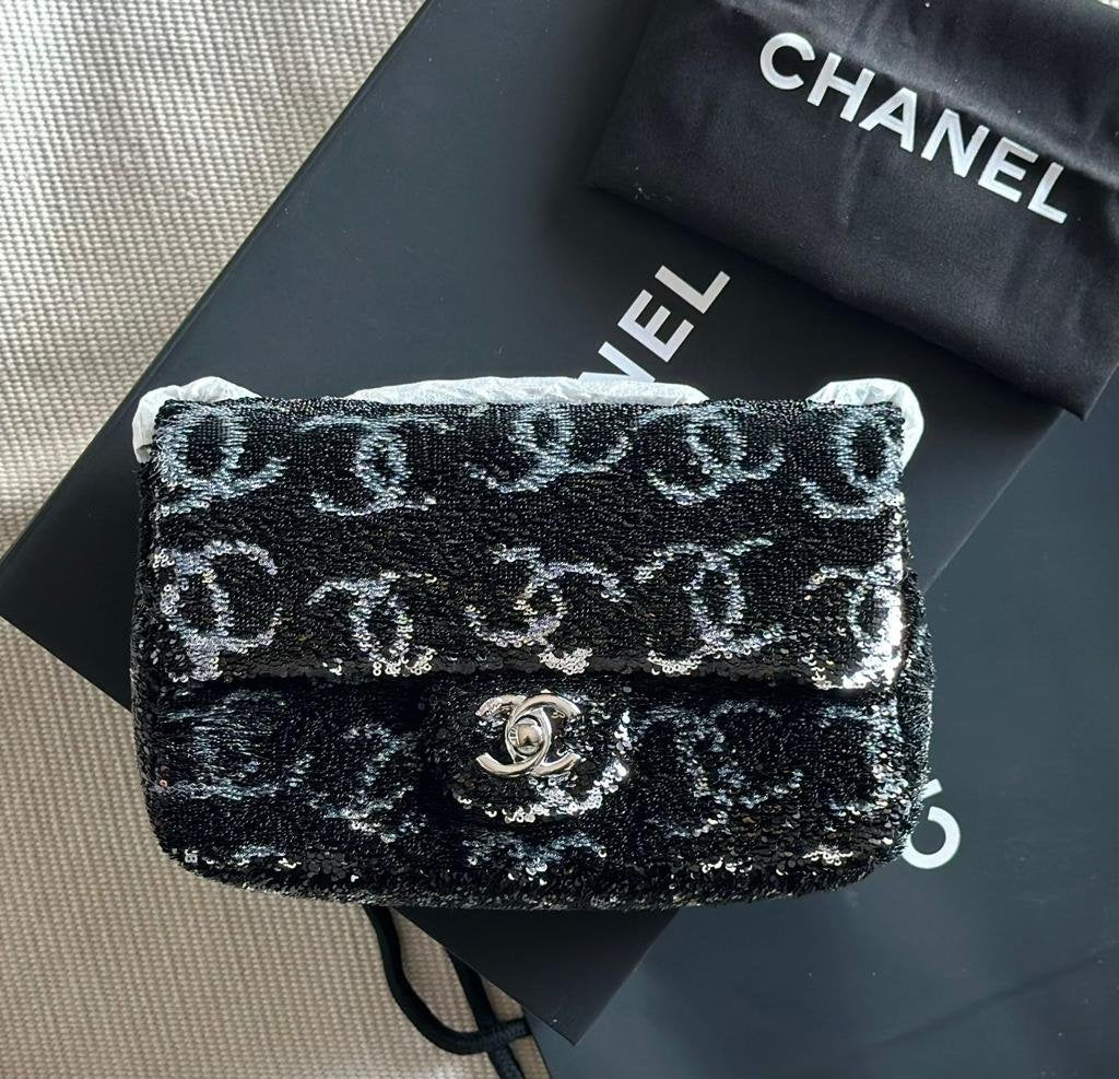 CHANEL 20CM