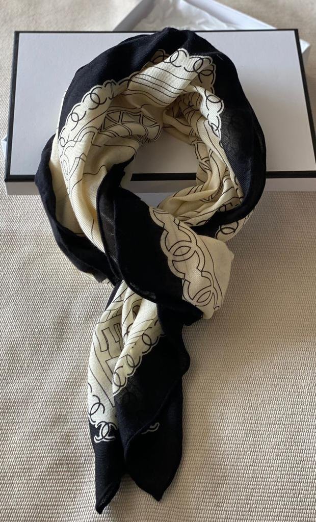CHANEL 140x140 CM