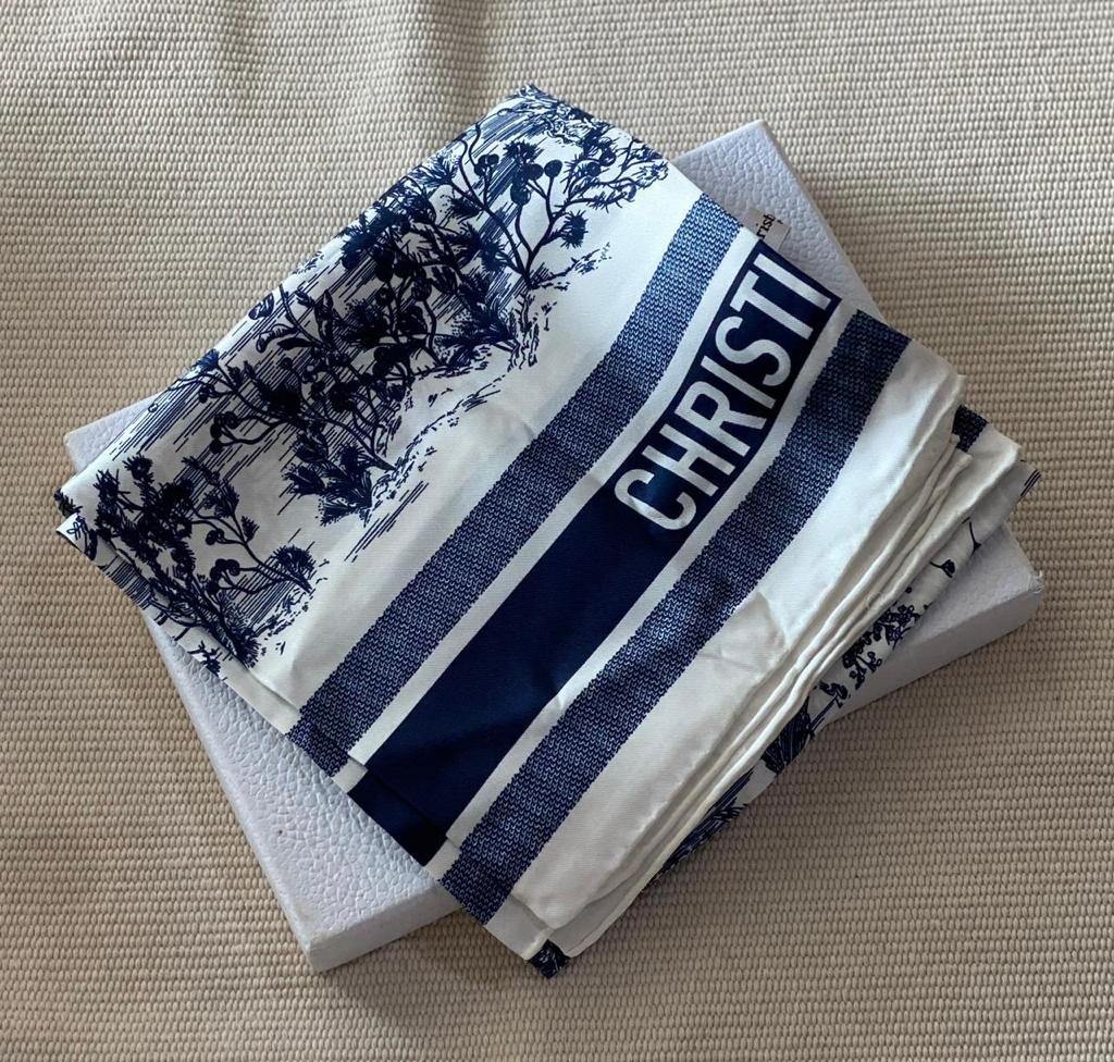 DIOR 90x90 CM