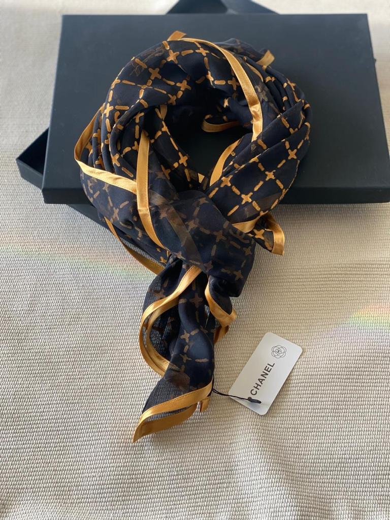 CHANEL 115x115 CM