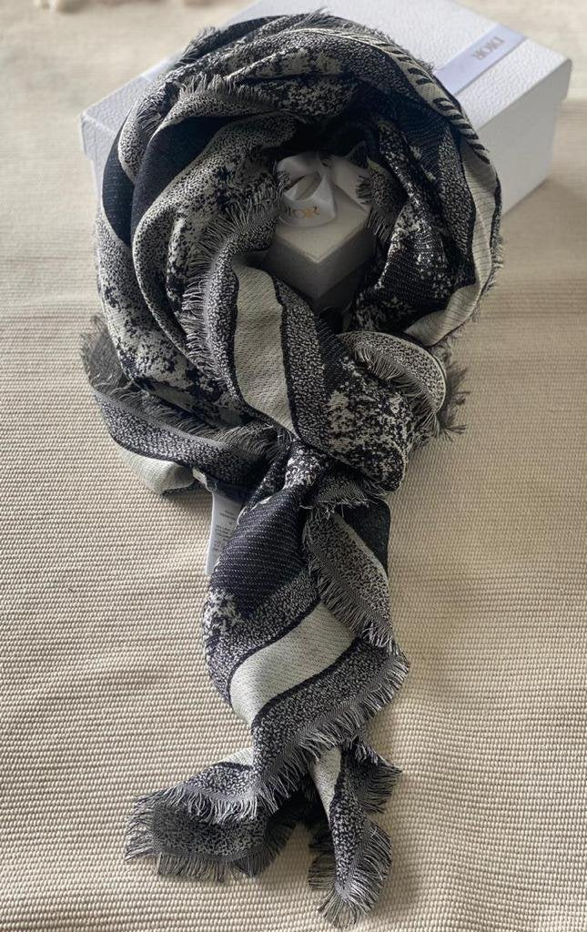 DIOR 170x170 CM