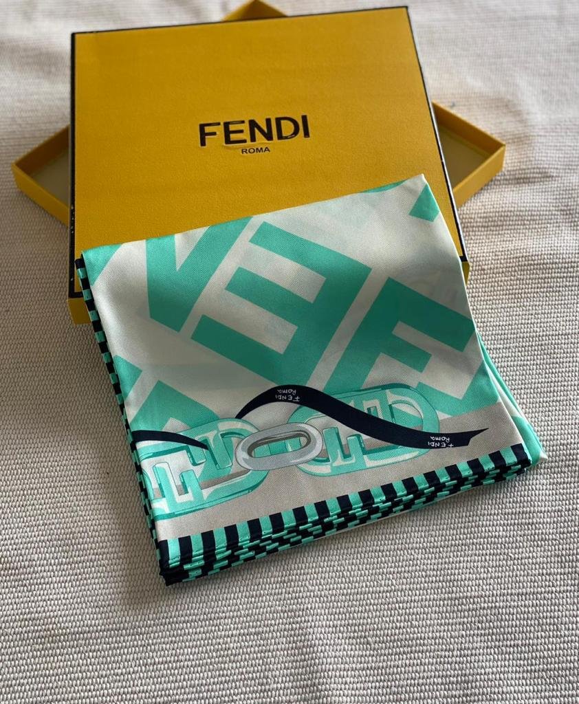 FENDi 90x90 CM