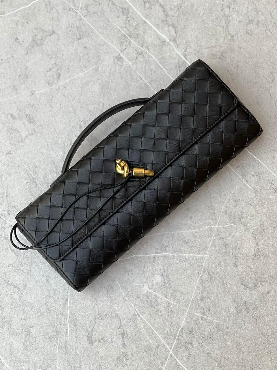 BOTTEGA VENETA LONG CLUTCH ANDIAMO WITH HANDLE