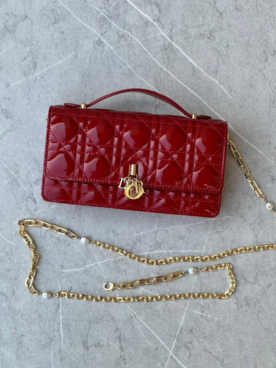 DIOR WALLET ON CHAIN