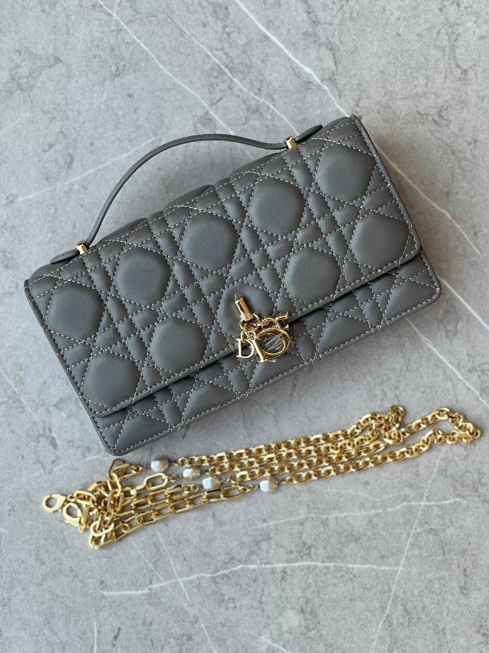 DIOR WALLET ON CHAIN