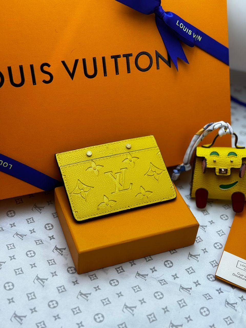 LOUIS VUITTON CARD HOLDER