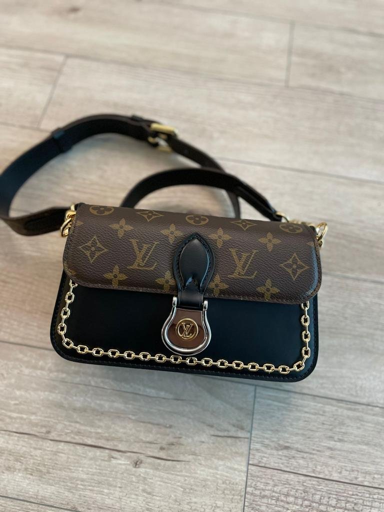 LV CROSS BAG