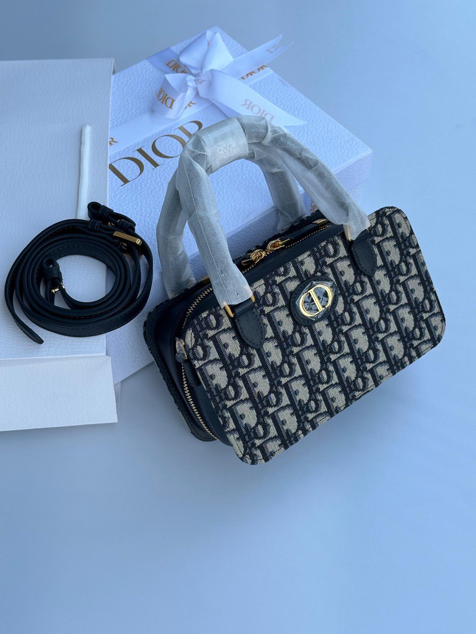 DIOR