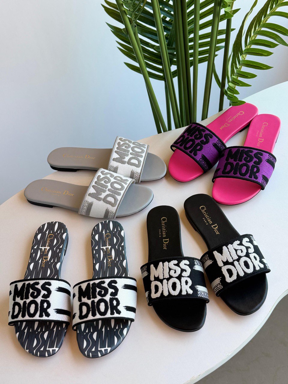 DIOR