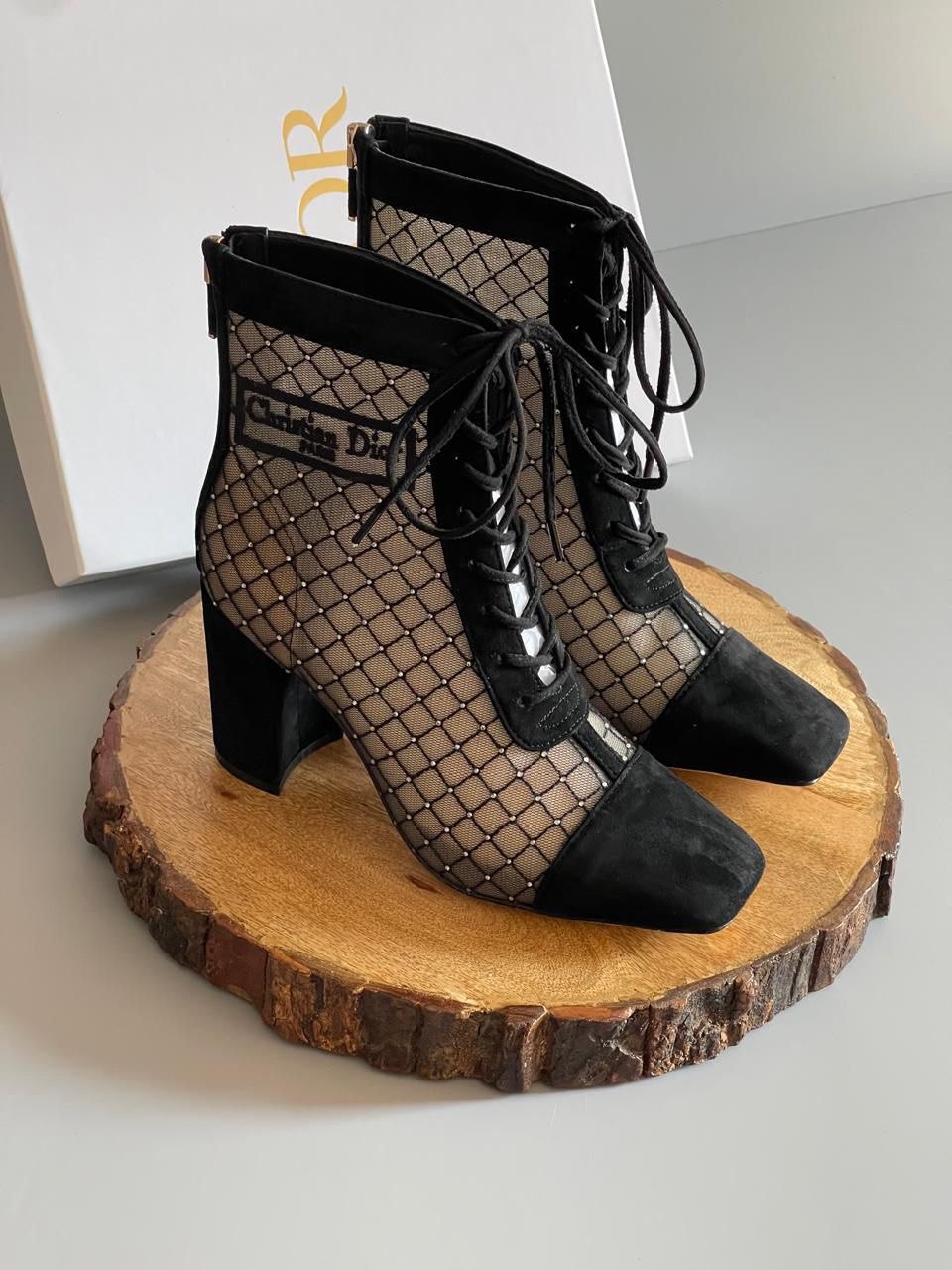 DIOR