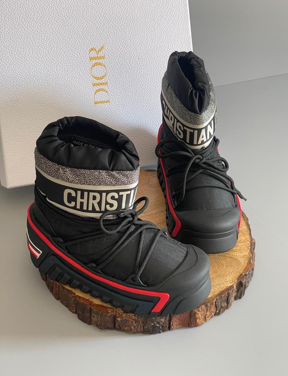 DIOR