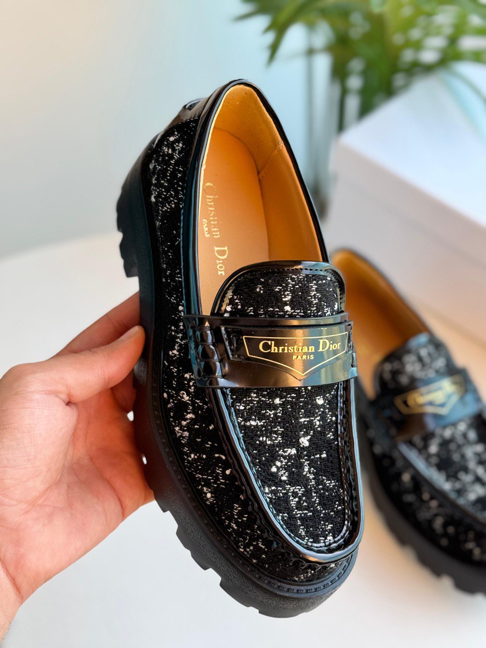 DIOR