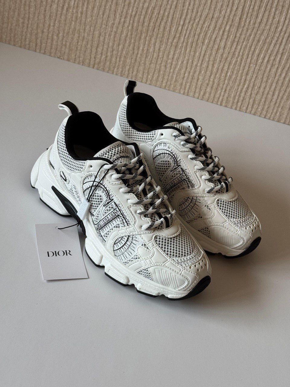 DIOR