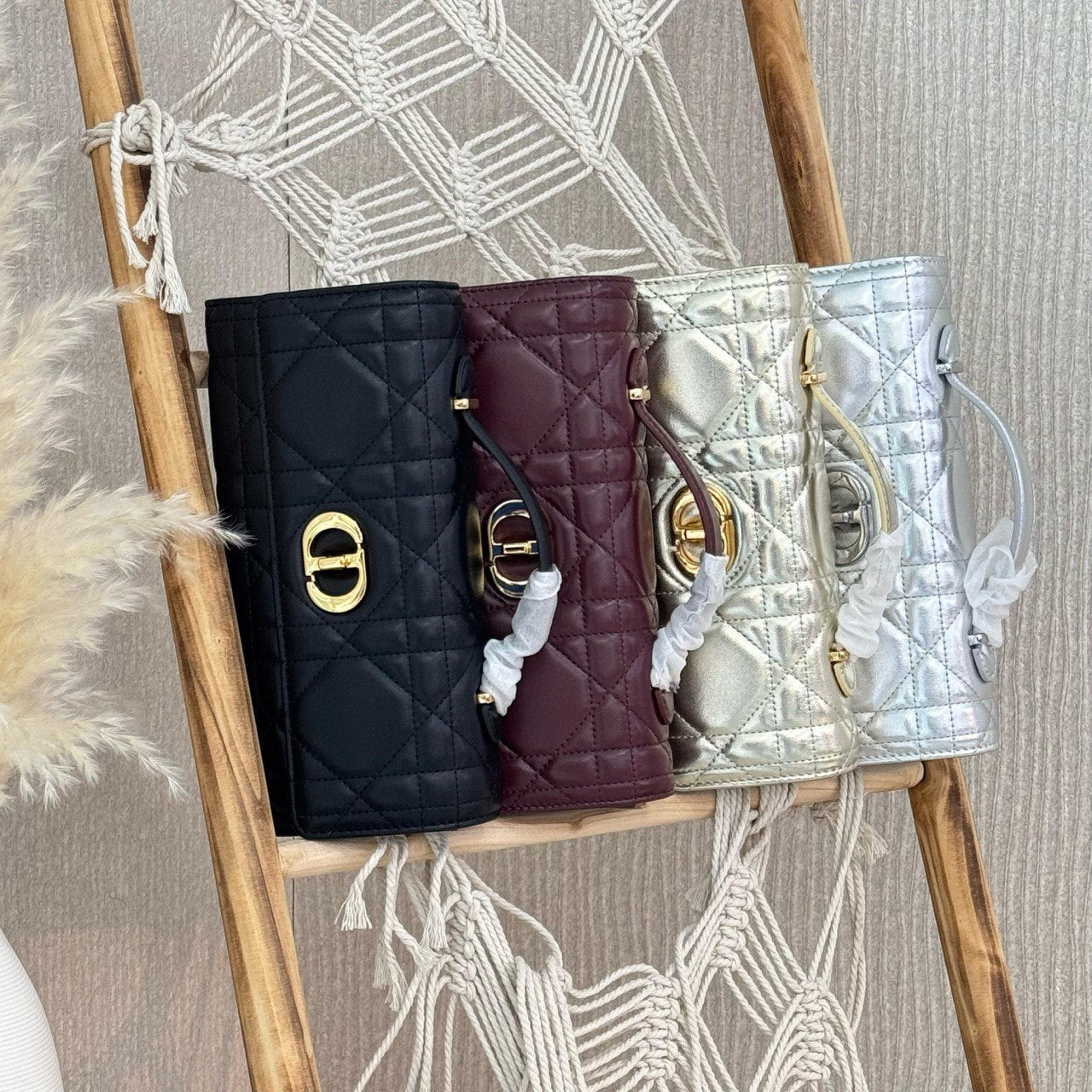 DIOR