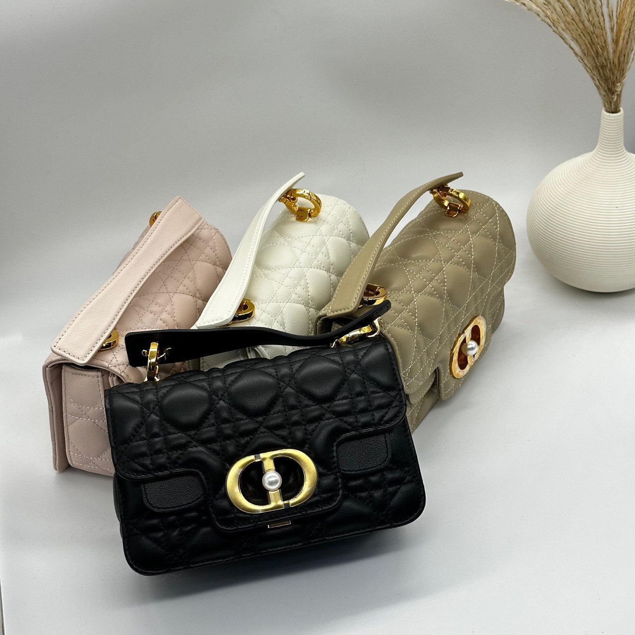 DIOR