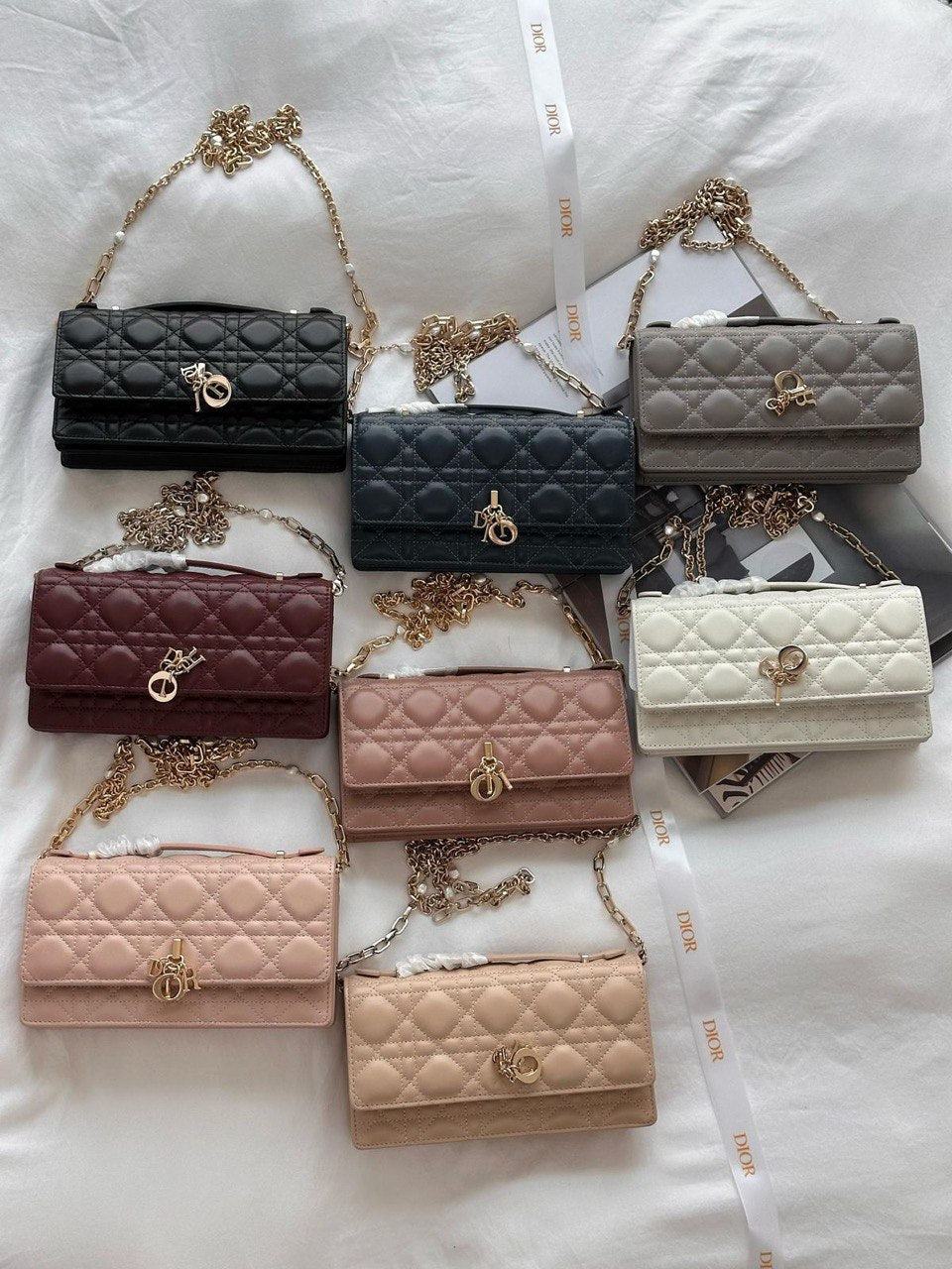 DIOR
