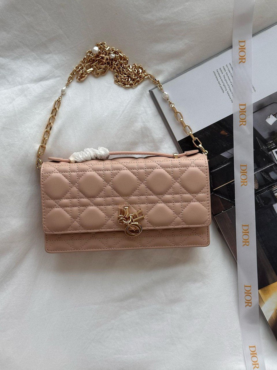 DIOR