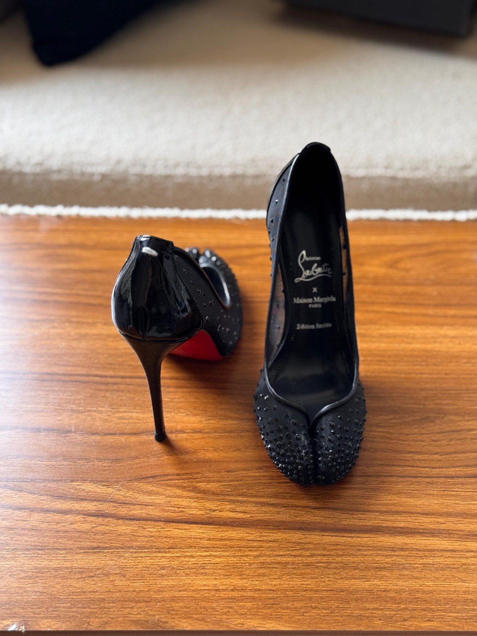 LOUBOUTIN