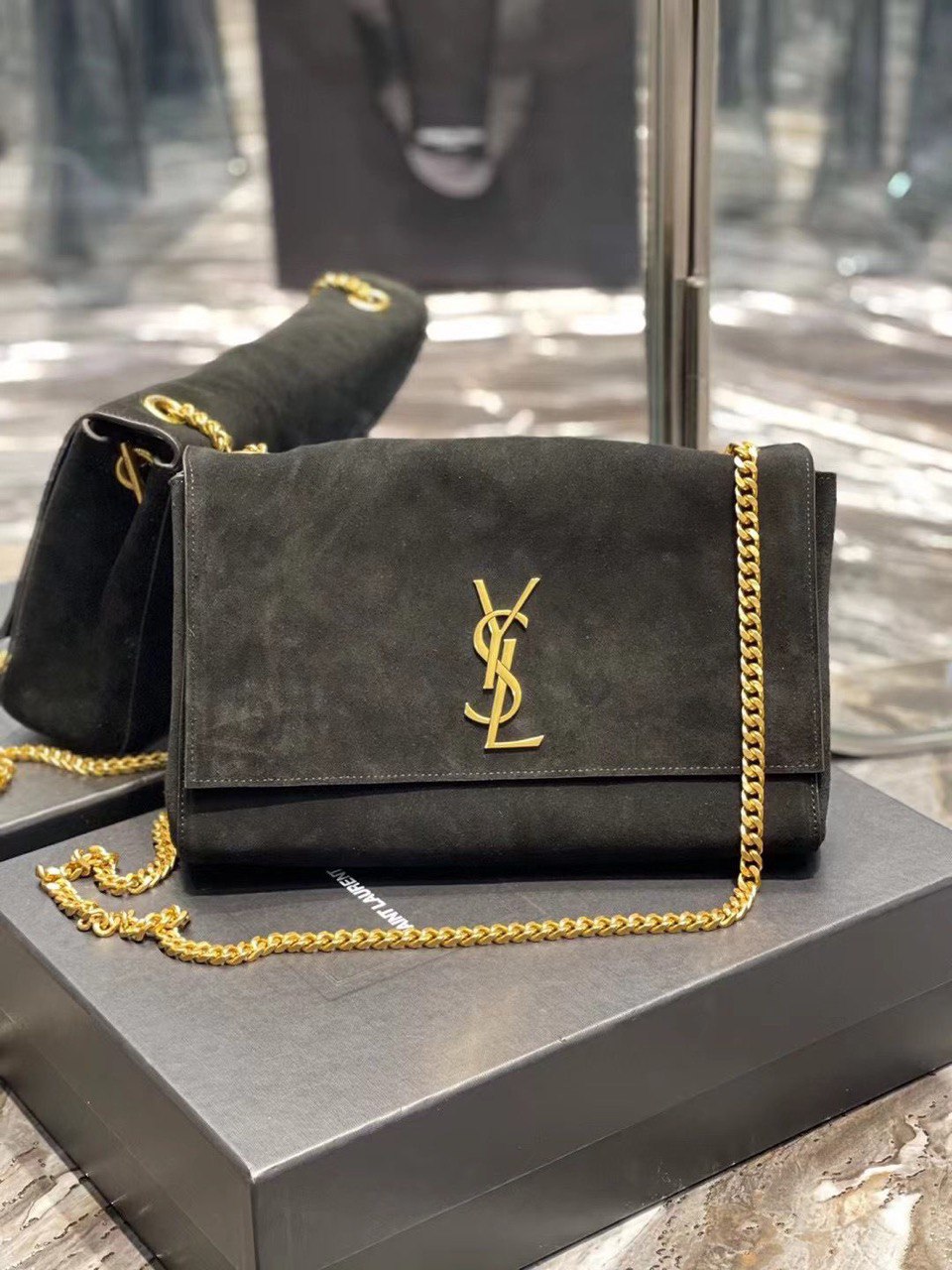 SAINT LAURENT