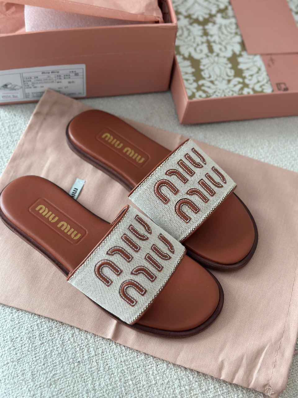 MIU MIU