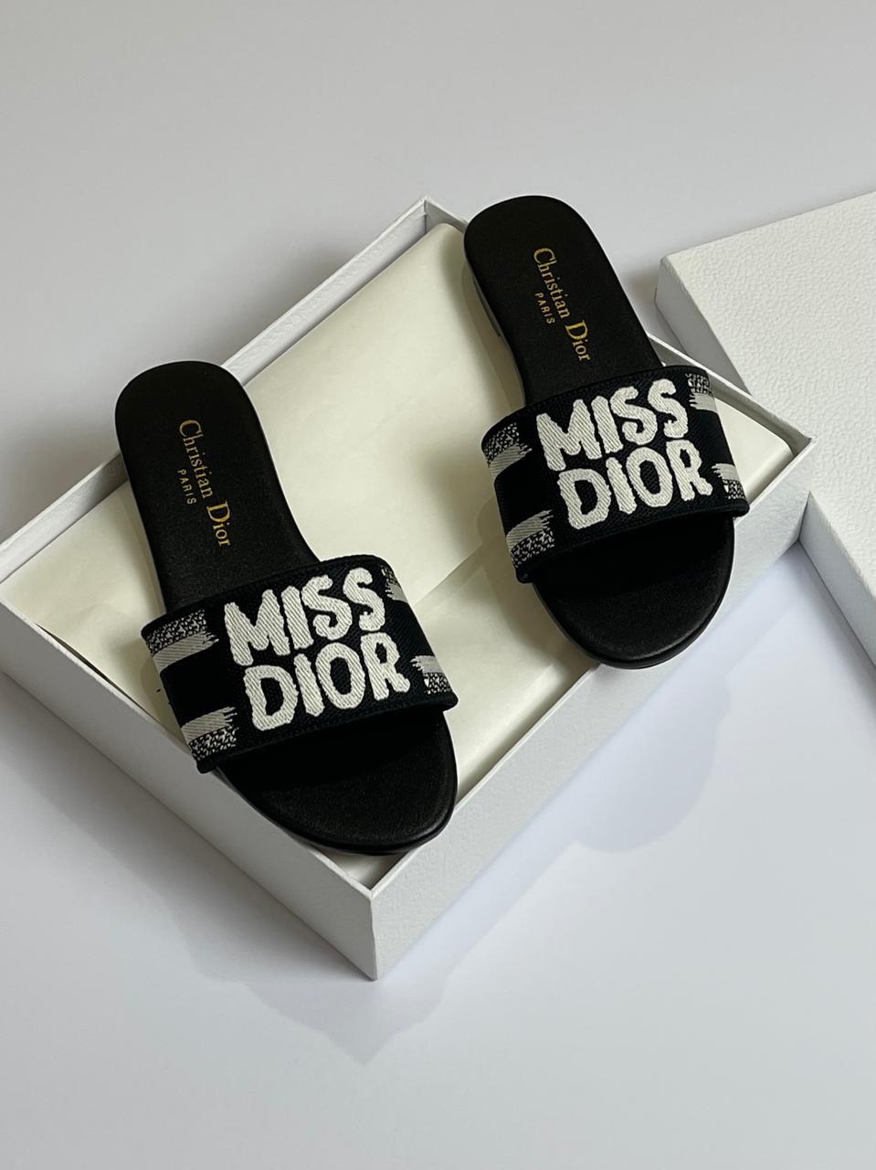 DIOR
