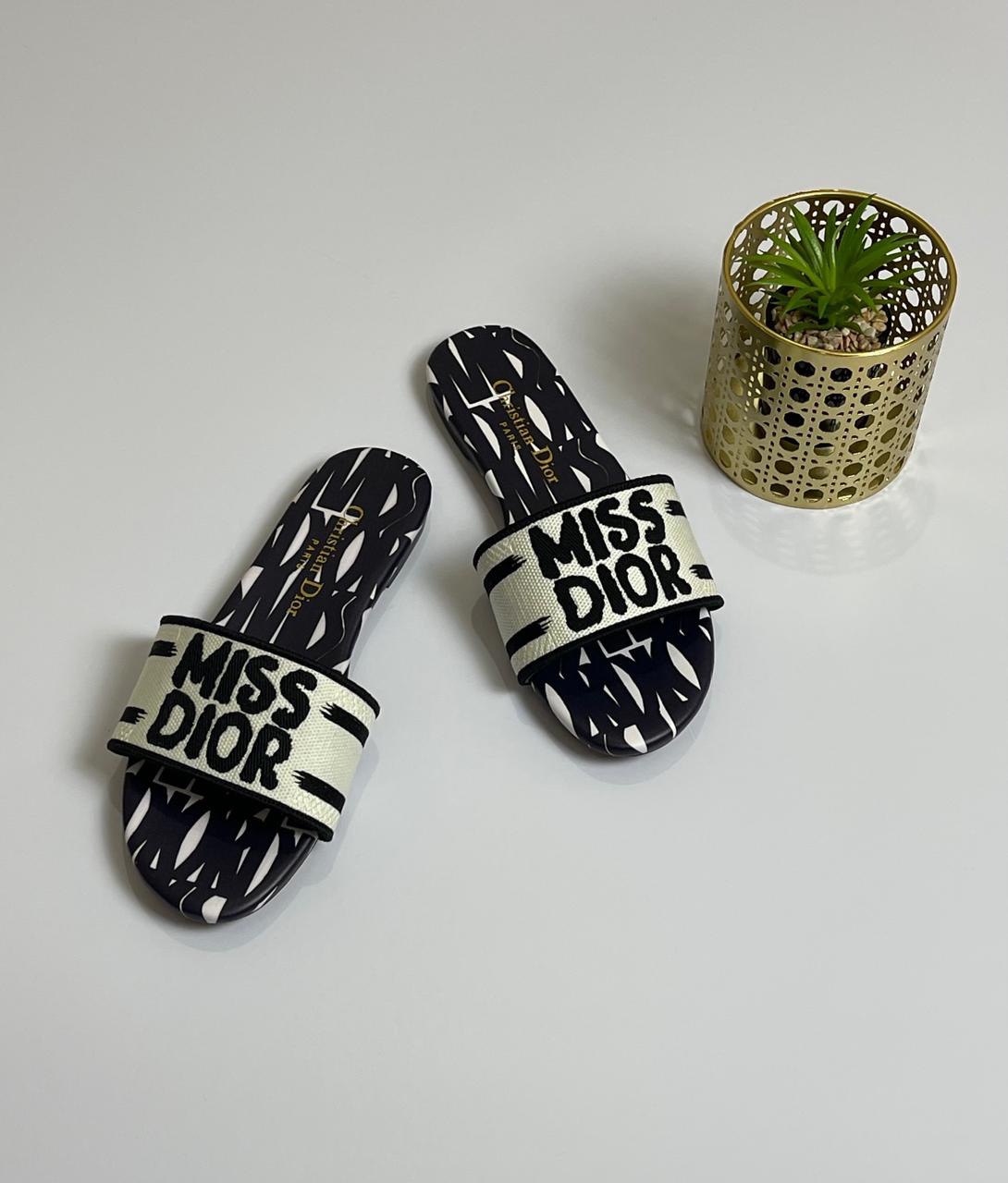 DIOR