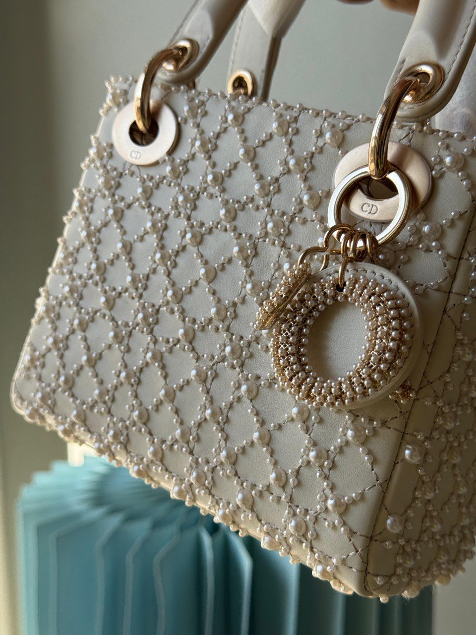 DIOR