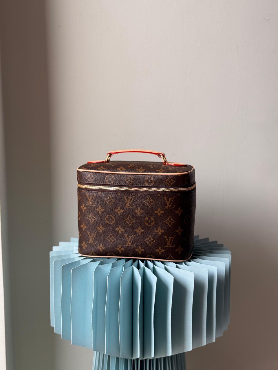 LV