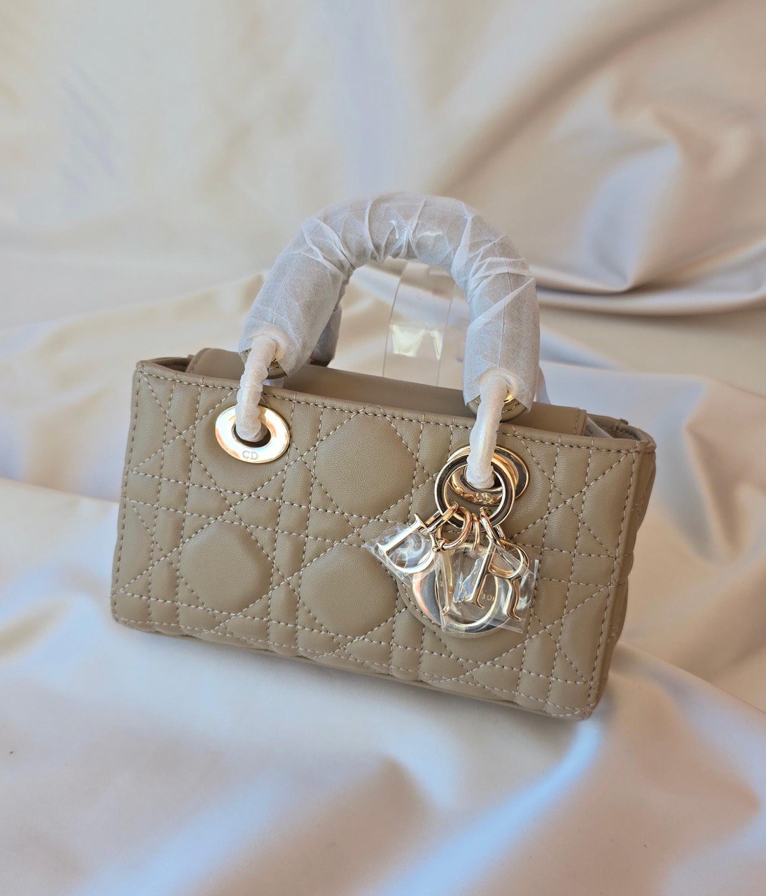DIOR