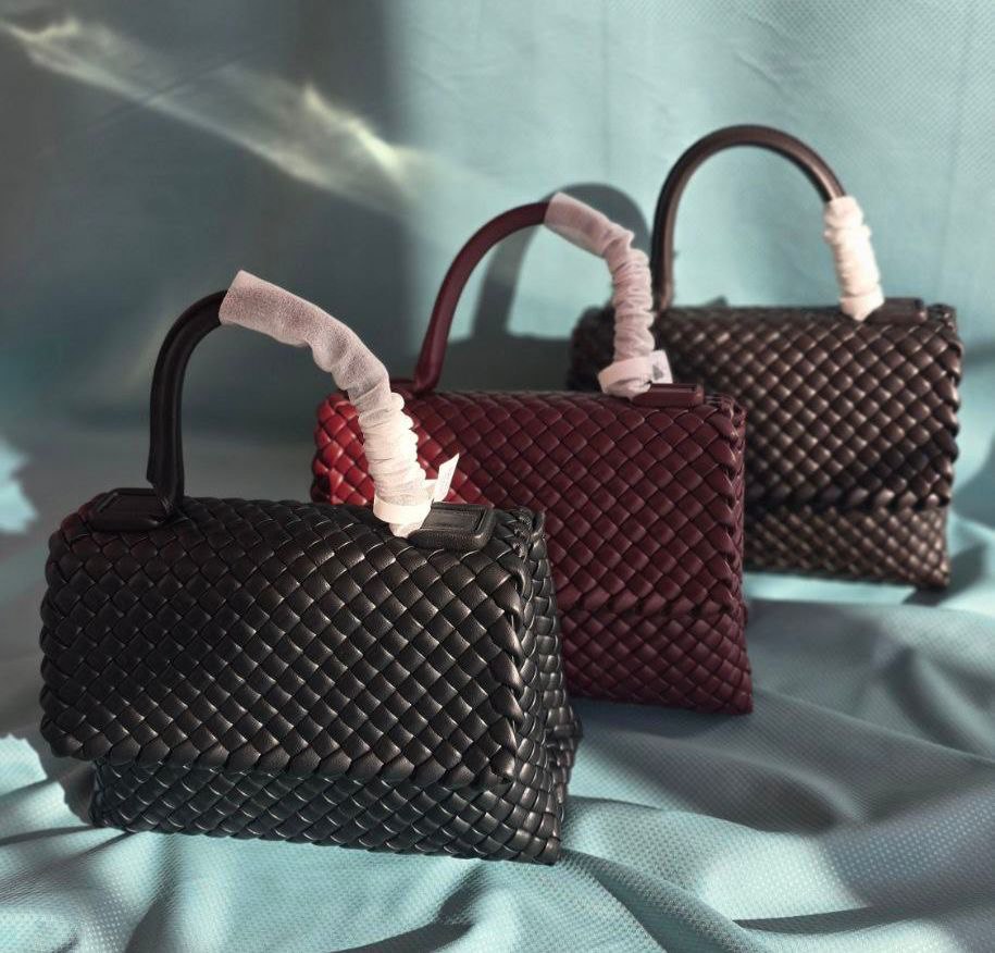 BOTTEGA.VENETA