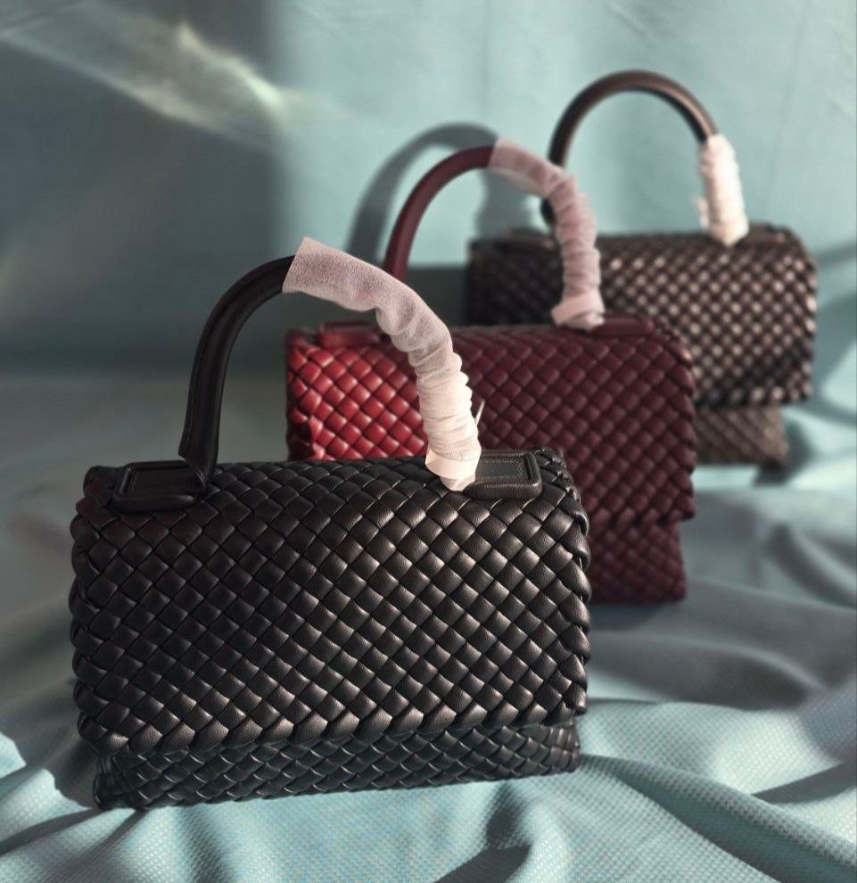 BOTTEGA.VENETA