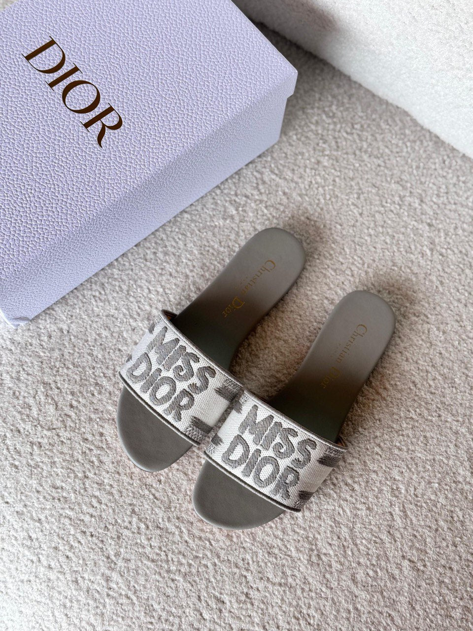 DIOR