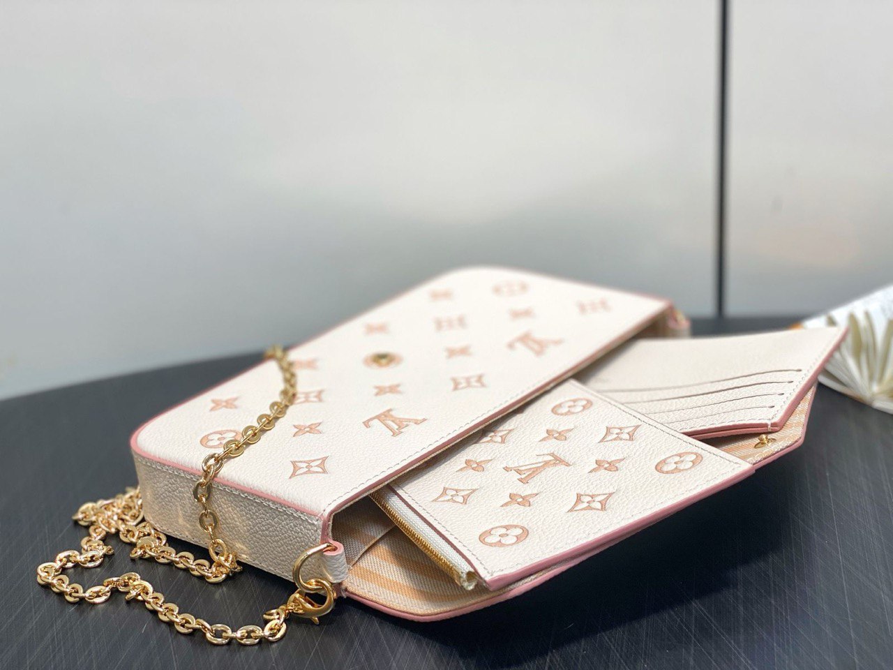 LV