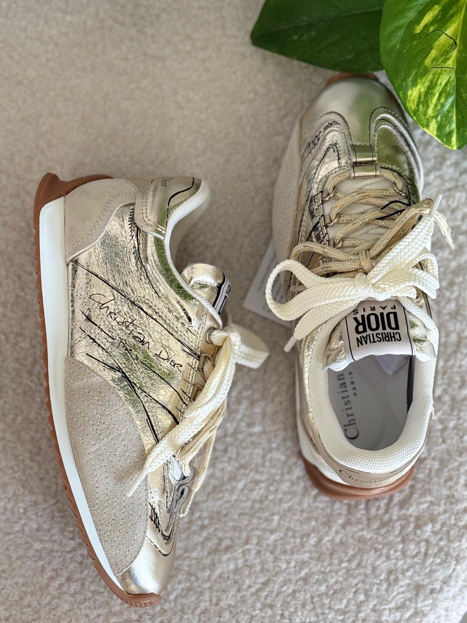 DIOR