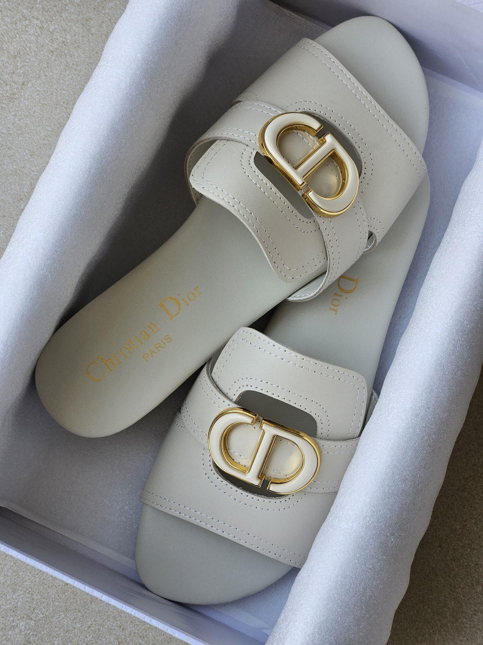 DIOR