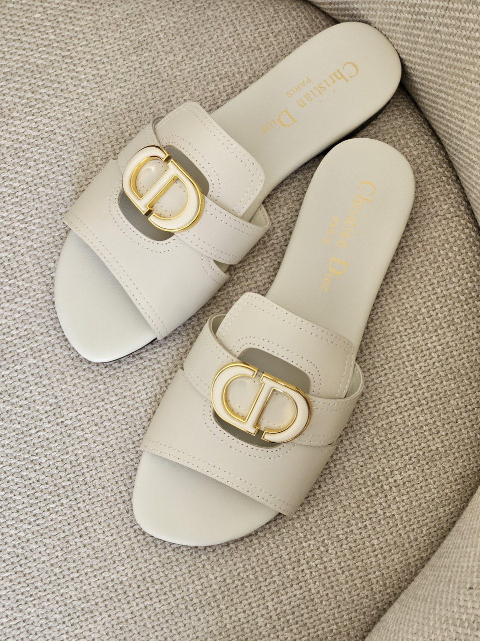 DIOR
