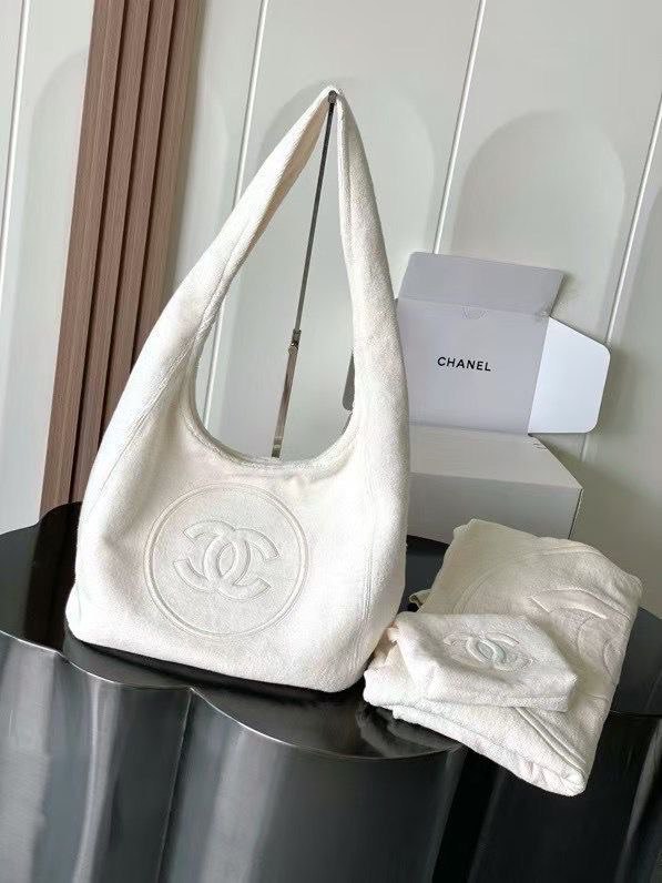 CHANEL BAG+ WITH TOWEL