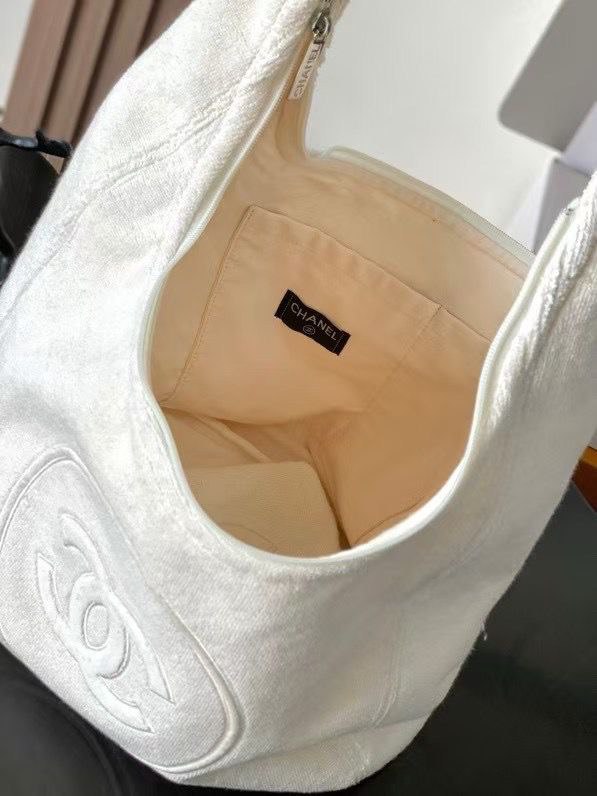 CHANEL BAG+ WITH TOWEL
