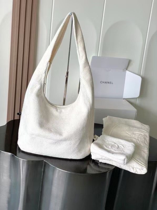 CHANEL BAG+ WITH TOWEL