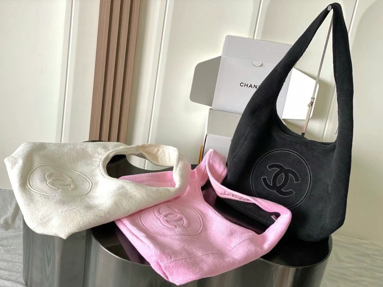 CHANEL BAG+ WITH TOWEL