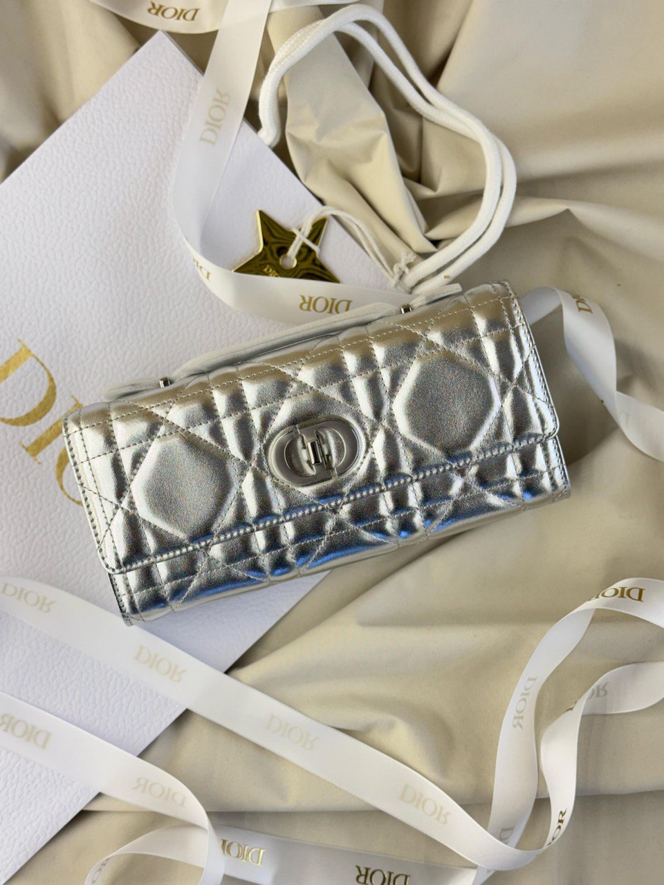 DIOR