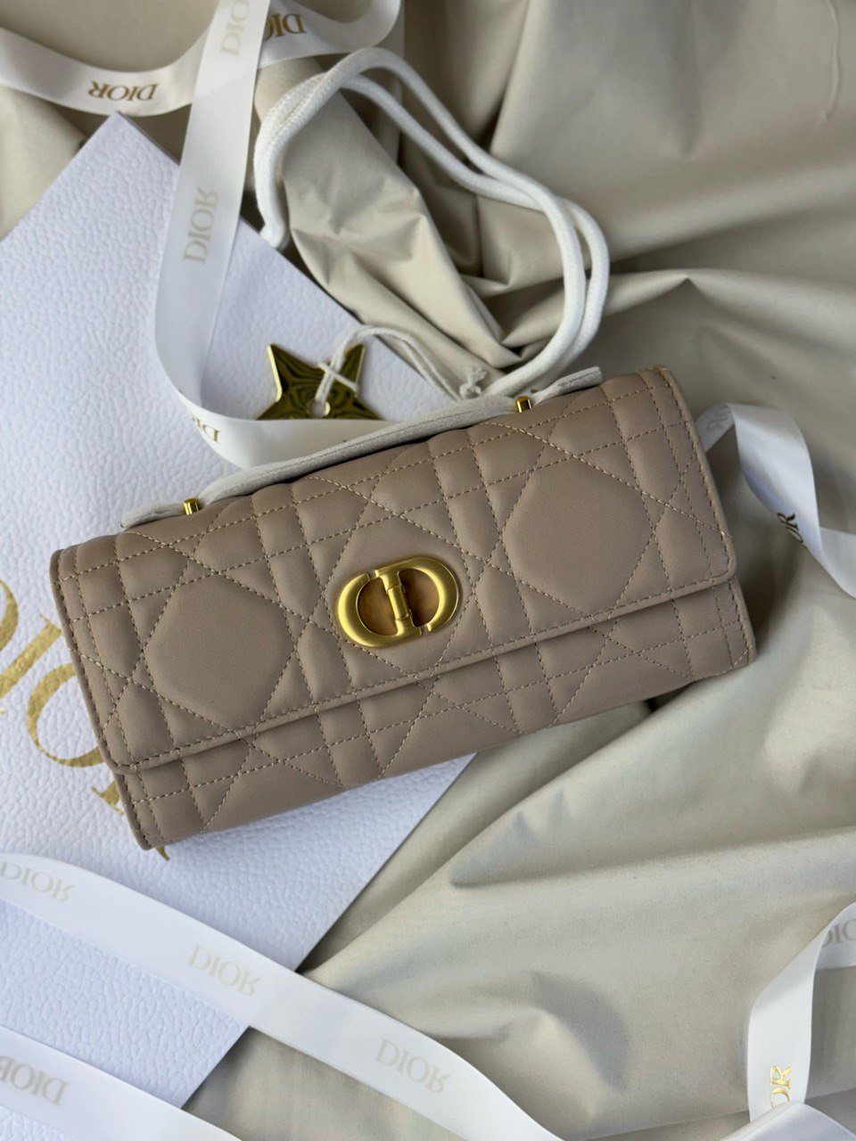 DIOR