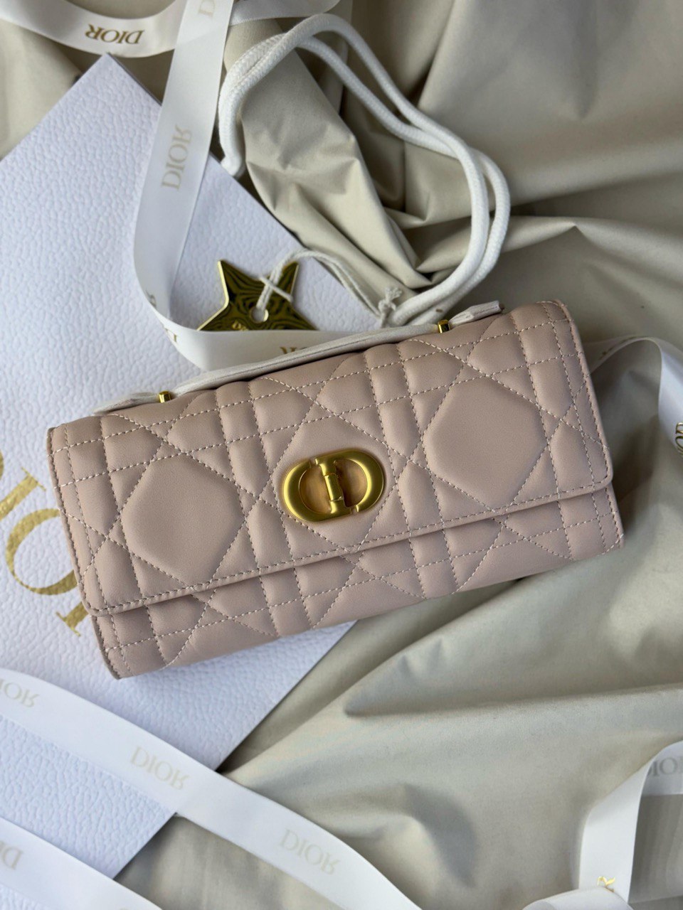 DIOR